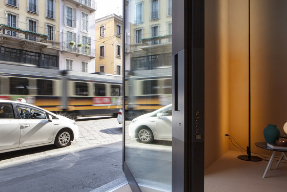 Nova | Sicherheitstür aus Aluminium und Glas | Wohnungseingangstüren | Oikos – Architetture d’ingresso