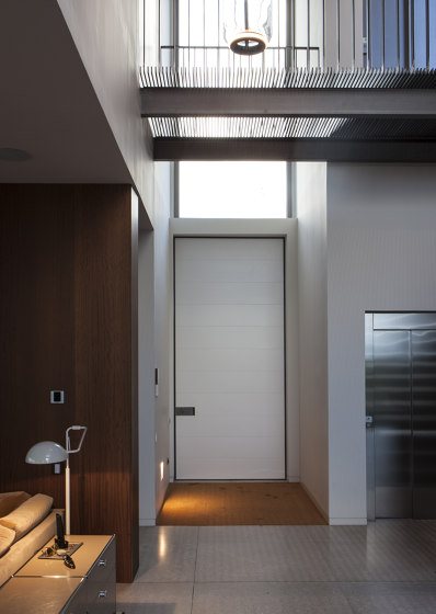 Synua Wall System - boiserie | Portes d'entrée d'appartement | Oikos Venezia – Architetture d’ingresso