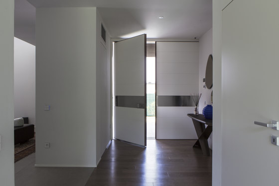 Synua Wall System - boiserie | Portes d'entrée d'appartement | Oikos Venezia – Architetture d’ingresso