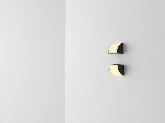 Phase Wall Sconce - Dark Bronze | Lámparas de sobremesa | Resident