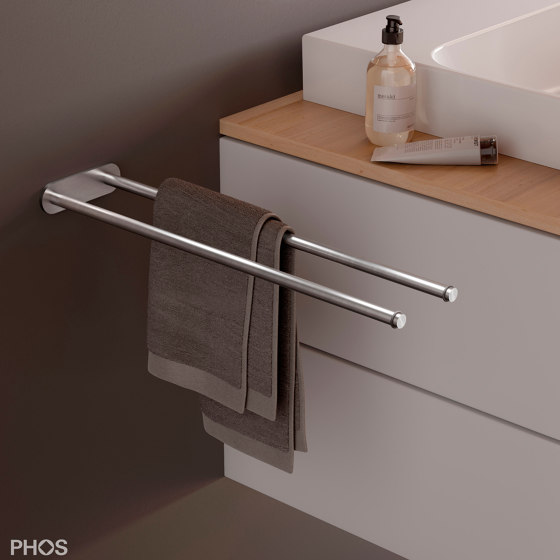 Doppelter Handtuchhalter mit O-Ringen neben dem Waschbecken | Handtuchhalter | PHOS Design