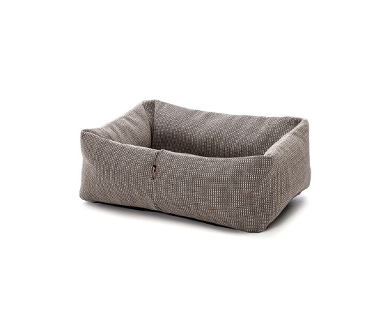 Dotty Dog Basket Medium Grey | Camas para perros | Roolf Outdoor Living