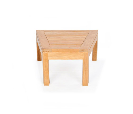 Dotty Teak Triangle Table | Mesas auxiliares | Roolf Outdoor Living