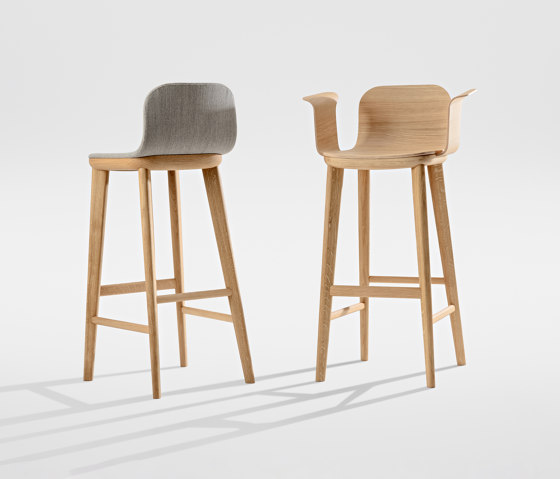 AEON COMFORT BAR Wooden seat | Bar stools | Zeitraum