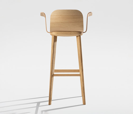 AEON COMFORT BAR Wooden seat | Bar stools | Zeitraum