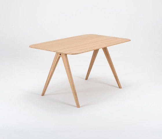 Ava Table | 140x90 | Esstische | Gazzda