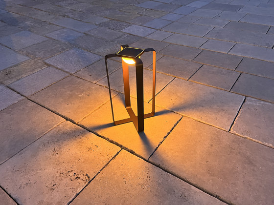 Lanterna SOLARE | XY | Lampade outdoor pavimento | LYX Luminaires