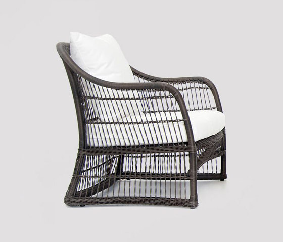 Elan Lounge Chair - Black | Armchairs | Design Pergola