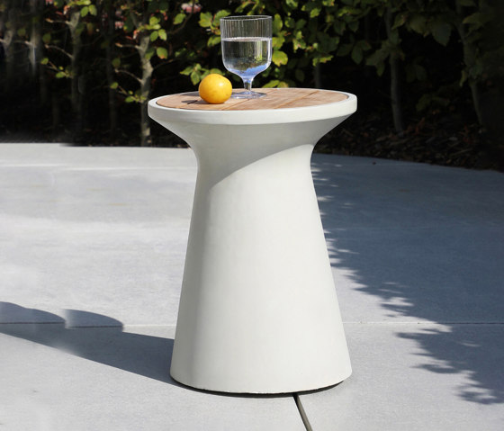 Lille Side Table - Light Grey - Teak | Tables d'appoint | Design Pergola