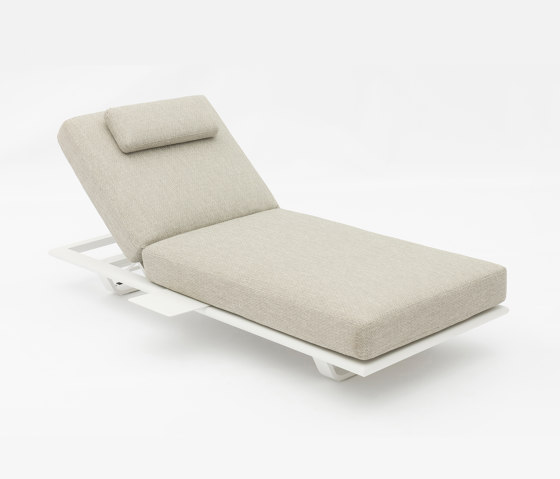 Spa Sunlounger, White Frame | Sonnenliegen / Liegestühle | Design Pergola