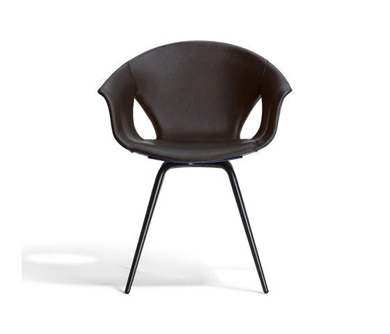 Ginger Ale small armchair | Ozwald Boateng x Poltrona Frau | Sedie | Poltrona Frau