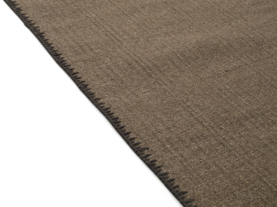 L'Accessoire | TENERE Chameau | TA 126 18 06 | Tapis / Tapis de designers | Elitis