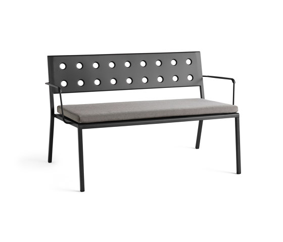 Balcony Lounge Bench With Arm | Bancos | HAY