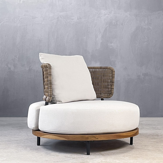 Kanso | Letizia Lounge Armchair | Poltrone | Set Collection