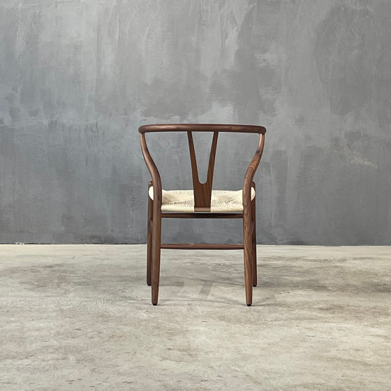 Classics | The Layla Dining Armchair Walnut | Poltrone | Set Collection