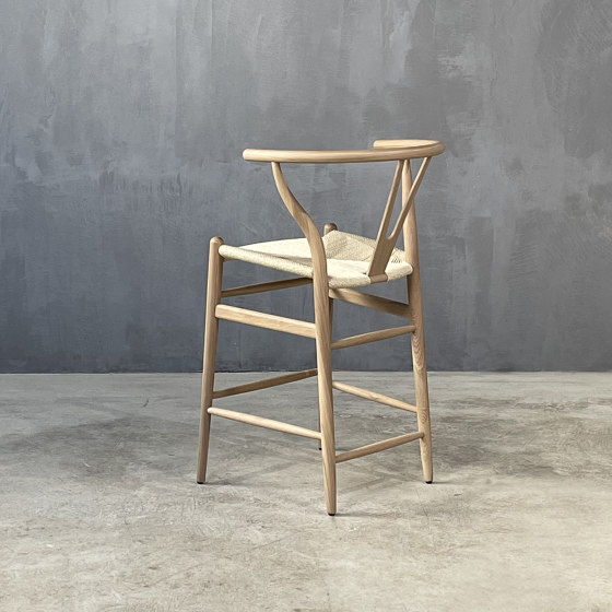 Classics | The Layla Counterstool Oak | Tabourets de bar | Set Collection