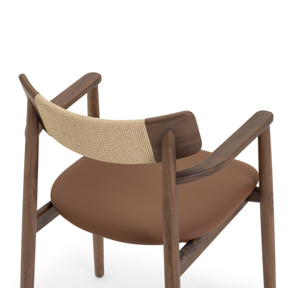 Classics | Connect Dining Armchair Walnut | Fauteuils | Set Collection