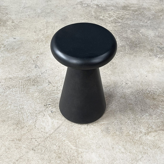 Brutal | Glazed Charchoal 30 Side Table | Tables d'appoint | Set Collection