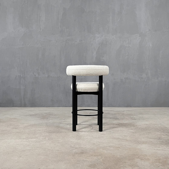 Classics | The White Sheep Counterstool | Bar stools | Set Collection