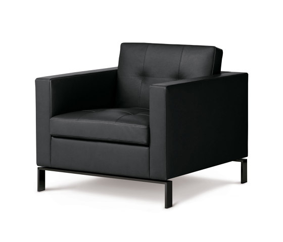 Modern Icons: Foster 502 Armchair | Fauteuils | Walter K.