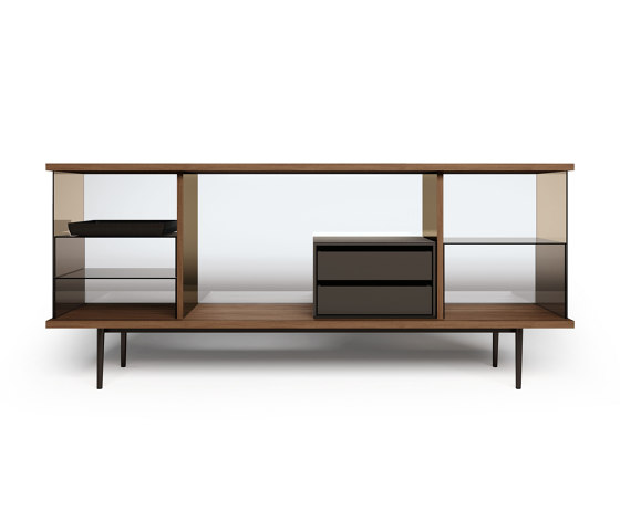 The Farns Sideboard Middle | Aparadores | Walter K.