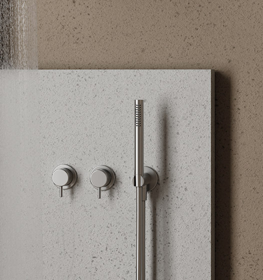 Made - cealing- mounted shower kit | Robinetterie de douche | NIC Design