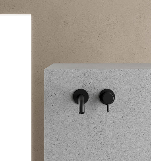 Made - wall-mounted shower kit | Robinetterie de douche | NIC Design