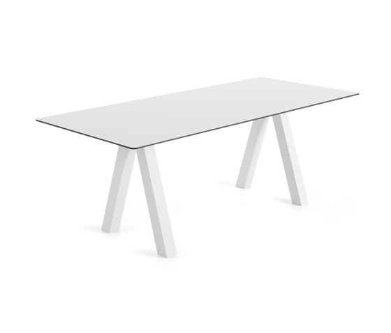 Trestle Outdoor table 200x90 | Esstische | viccarbe