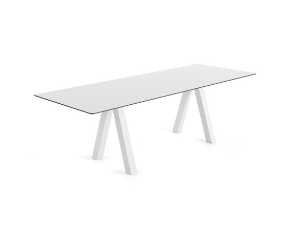 Trestle Outdoor table 240x90 | Dining tables | viccarbe