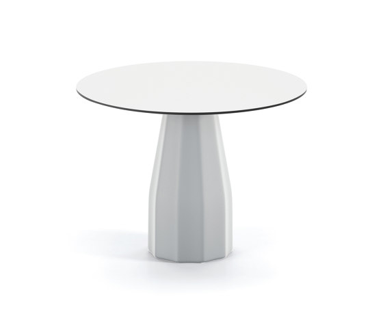 Burin Outdoor D100 H74 | Dining tables | viccarbe