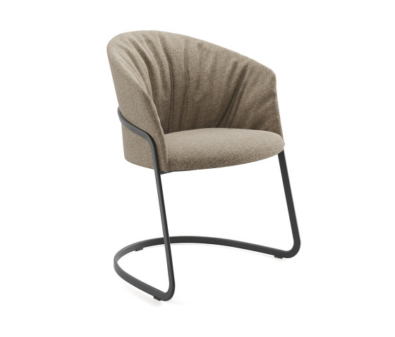 Copa chair - cantilever base & soft upholstery | Sedie | viccarbe