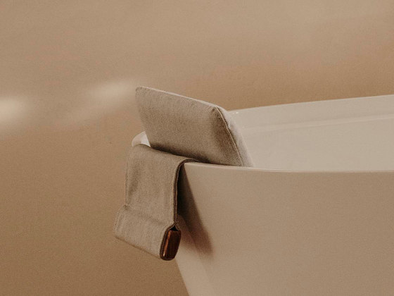 Tura | Headrest | Bathroom accessories | Roca