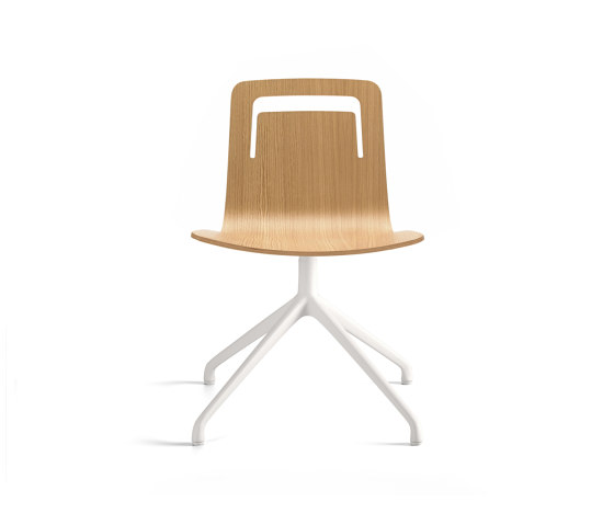 Klip chair - pyramid swivel base & stained / lacquered seat with handle | Sedie | viccarbe