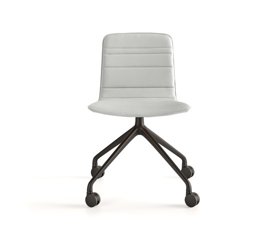 Klip chair - pyramid swivel with casters base & lined upholstery | Sedie | viccarbe