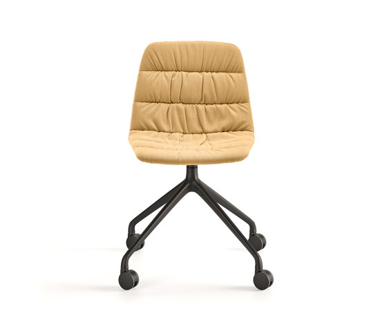 Maarten chair - pyramid swivel base with casters & soft upholstery | Sedie | viccarbe