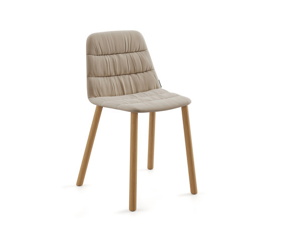 Silla Maarten - base de cuatro patas de madera y asiento tapizado soft | Sillas | viccarbe