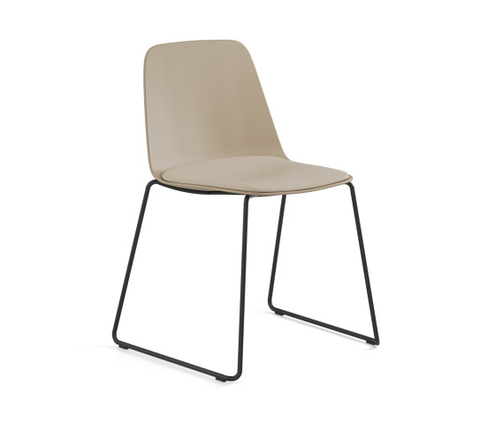 Maarten Plastic Outdoor chair with cushion | Chairs | viccarbe