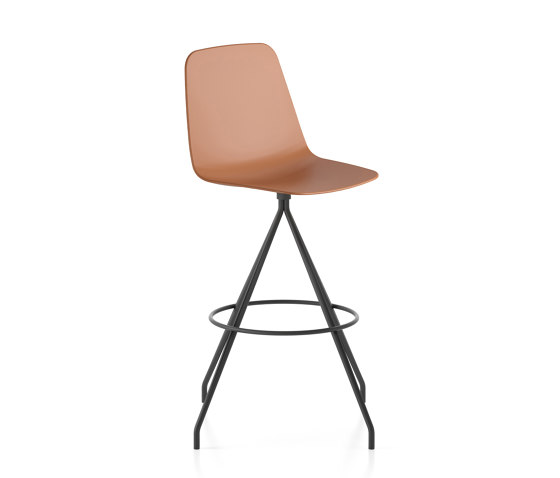 Maarten Plastic stool - swivel base bar height & high backrest | Barhocker | viccarbe