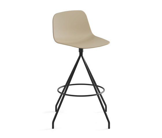 Maarten Plastic stool - swivel base counter height | Bar stools | viccarbe