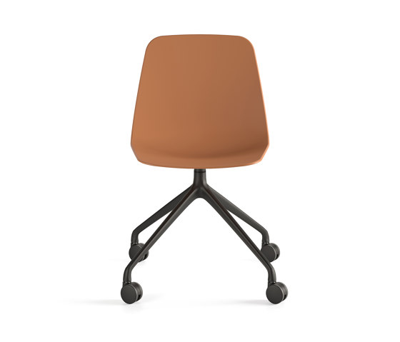 Maarten Plastic chair - pyramid swivel base with casters | Chaises | viccarbe