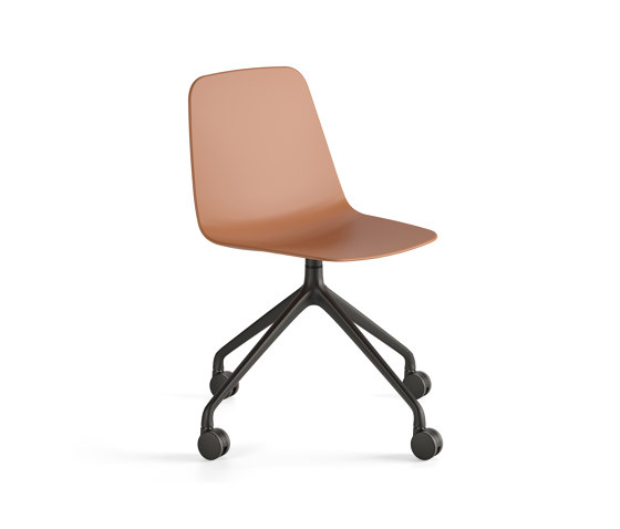 Maarten Plastic chair - pyramid swivel base with casters | Chairs | viccarbe