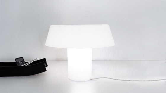 Amami Table | Lampade tavolo | Artemide