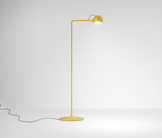 Ixa Reading | Free-standing lights | Artemide