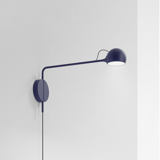 Ixa Wall Plug | Lampade parete | Artemide