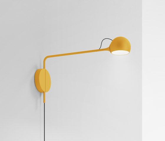 Ixa Wall Plug | Lampade parete | Artemide