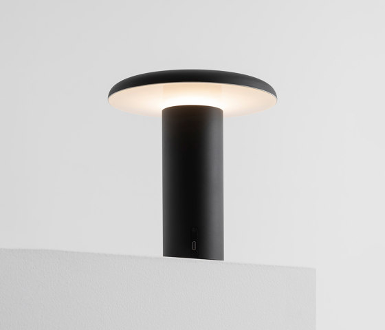 Takku | Tischleuchten | Artemide