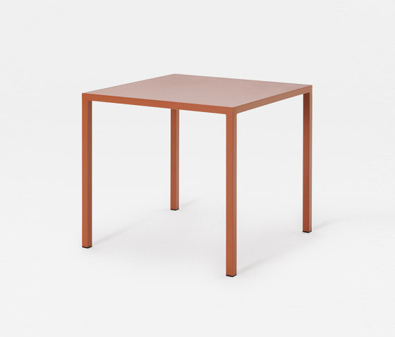 Ivo 222 | Bistro tables | Mara