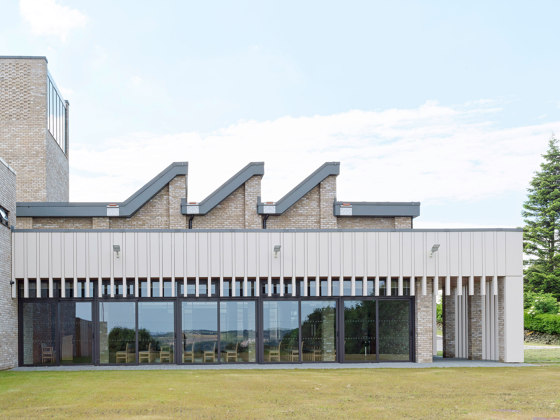 concrete skin | Shay Grange Crematorium | Panneaux de béton | Rieder