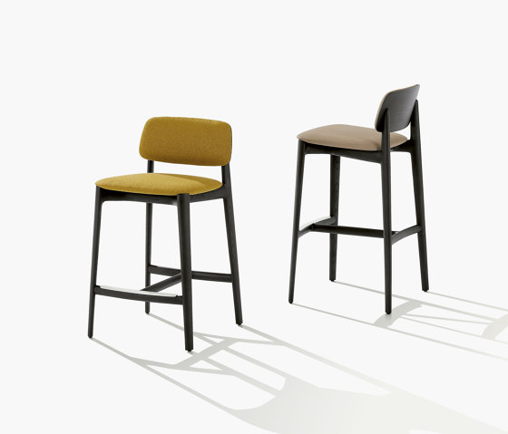 Curve Stool | Bar stools | Poliform