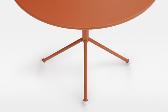 Tip 285 | Standing tables | Mara